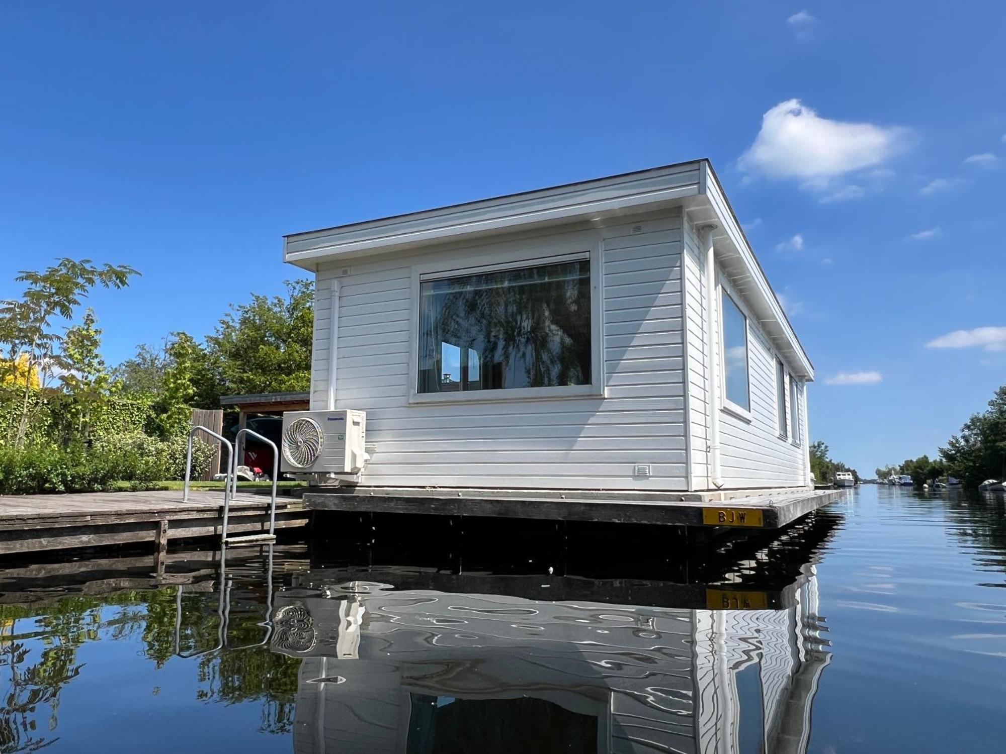 פינקפיין New- Private Cosy Houseboat, On A Lake Near Amsterdam מראה חיצוני תמונה
