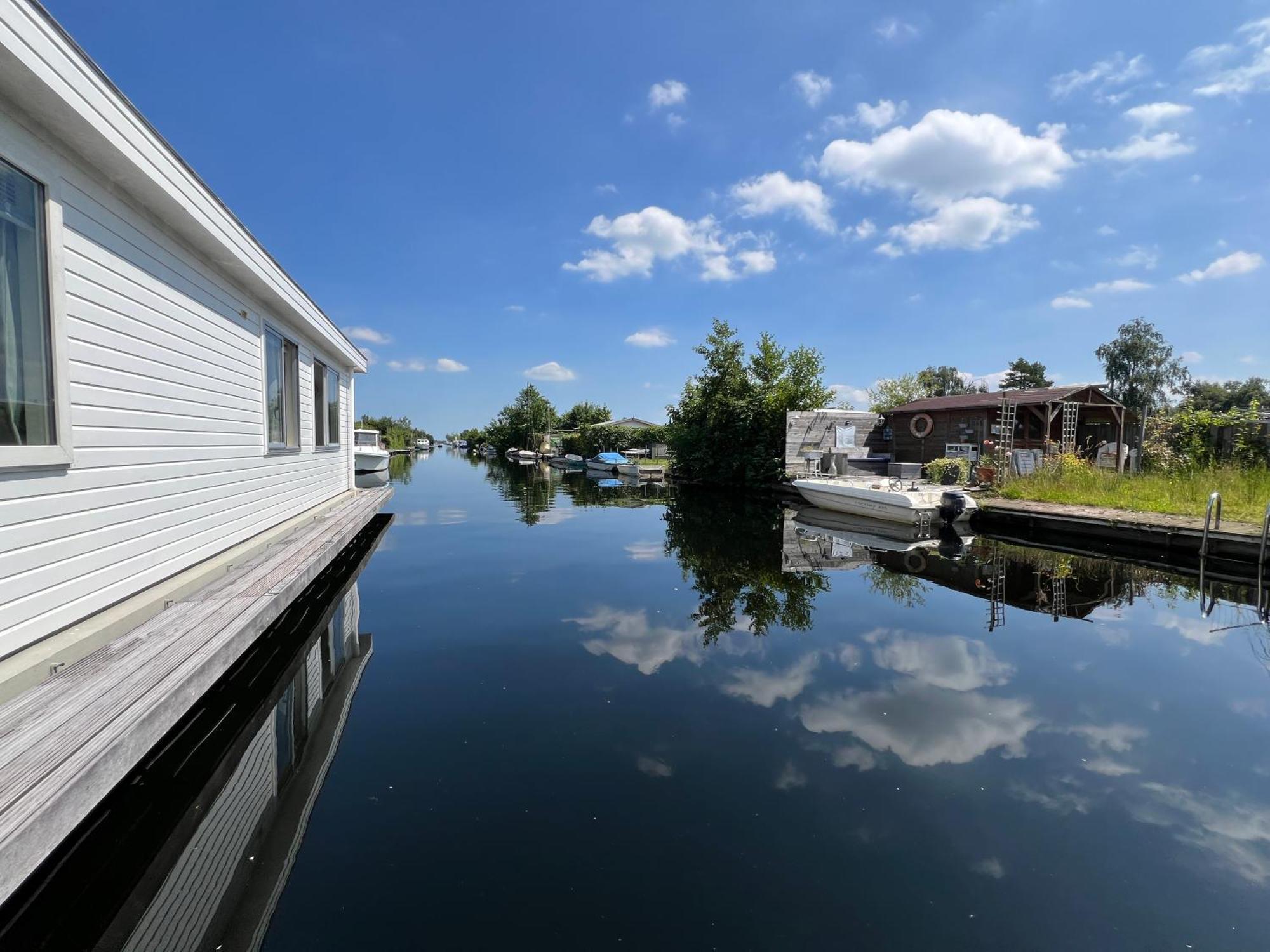 פינקפיין New- Private Cosy Houseboat, On A Lake Near Amsterdam מראה חיצוני תמונה